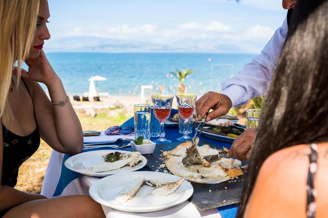 Villa Spiaggia Bianca Dafnila Esterno foto